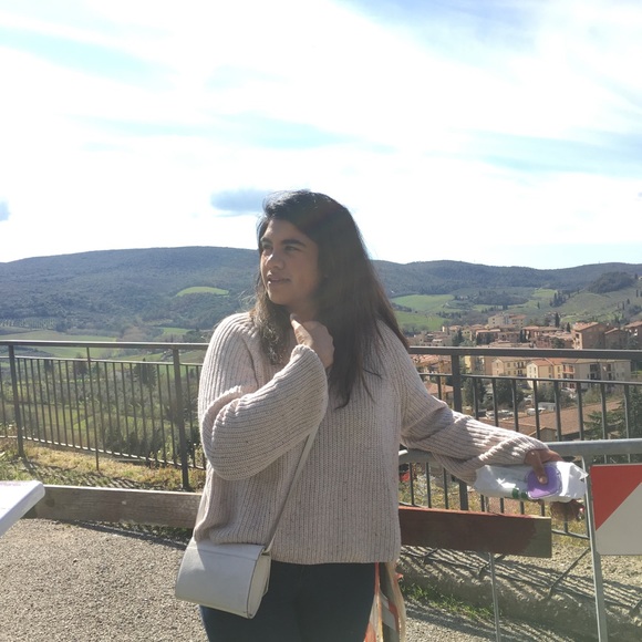 Meet your Posher - Picture 1 of 1